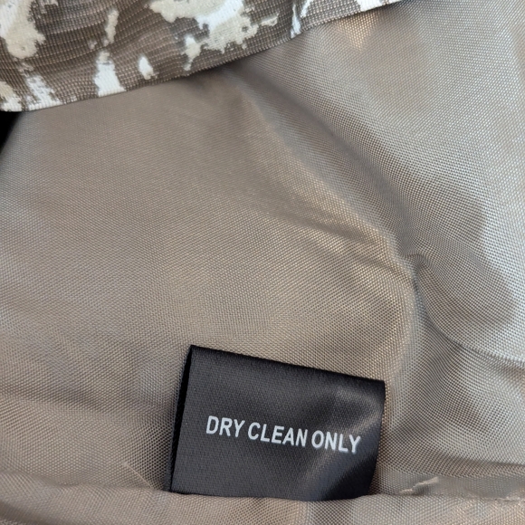 Hilton Hollis Pleated Skirt - Picture 7 of 7